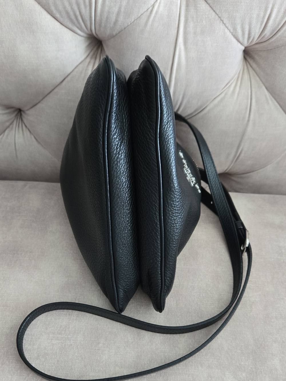 Prada Vitello Phenix Bandoliera Crossbody Bag with Silver-Tone Logo - Picture 5 of 16
